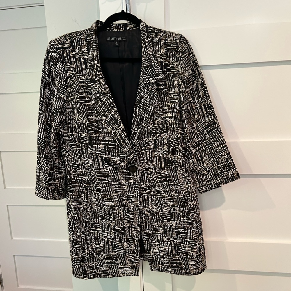 Chic Lafayette 148 New York long blazer - Sz 12